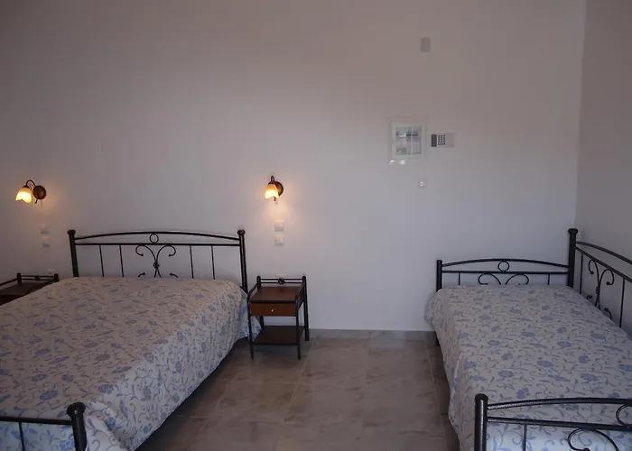 Mikro Nisi Studios & Apartments