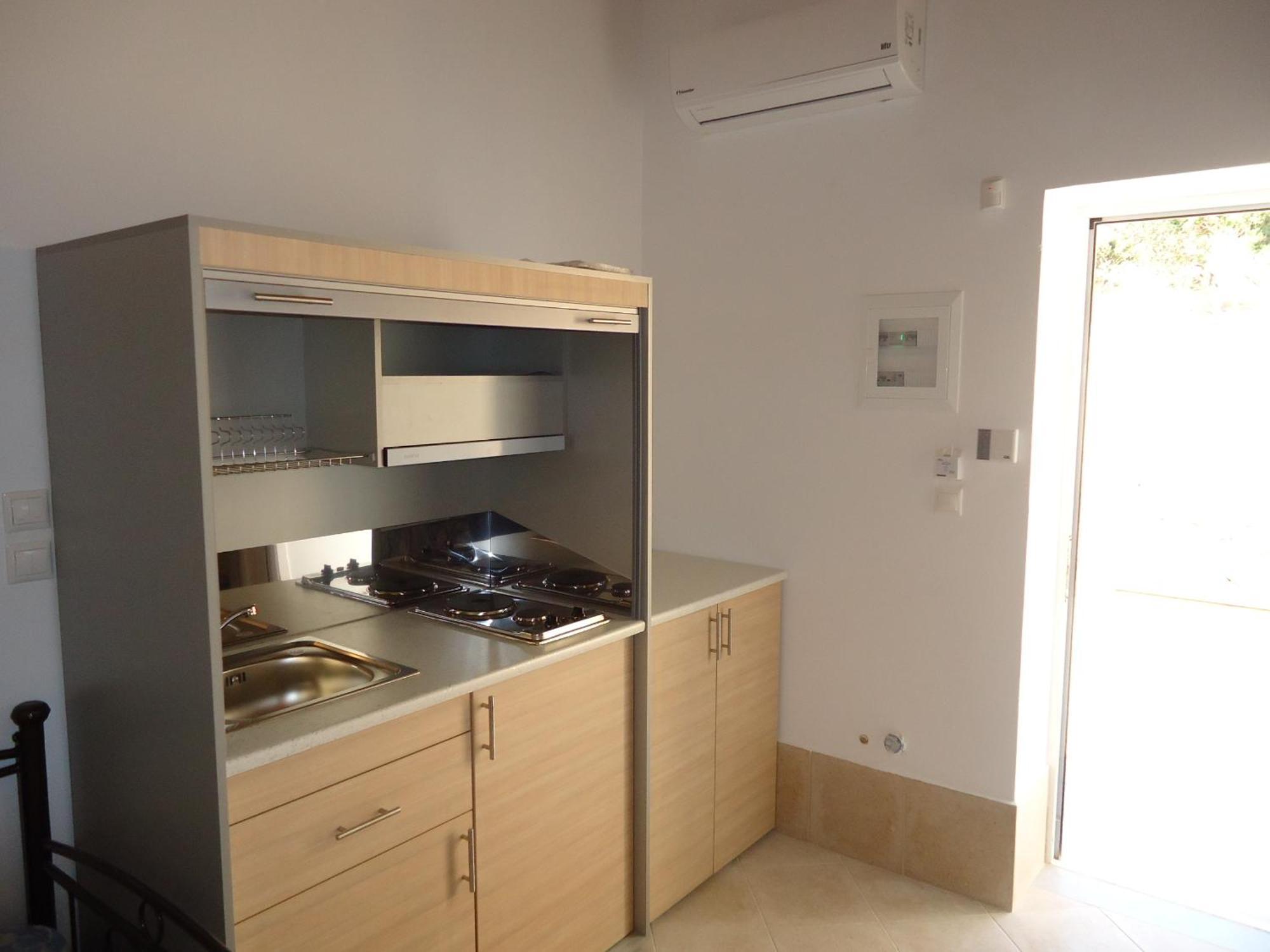 Mikro Nisi & Appartamento